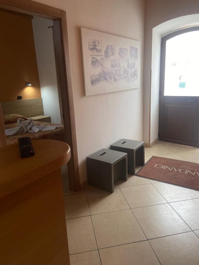 Mandanici :Borgo Marsalini Hotel Barcellona-Pozzo di Gotto Luaran gambar