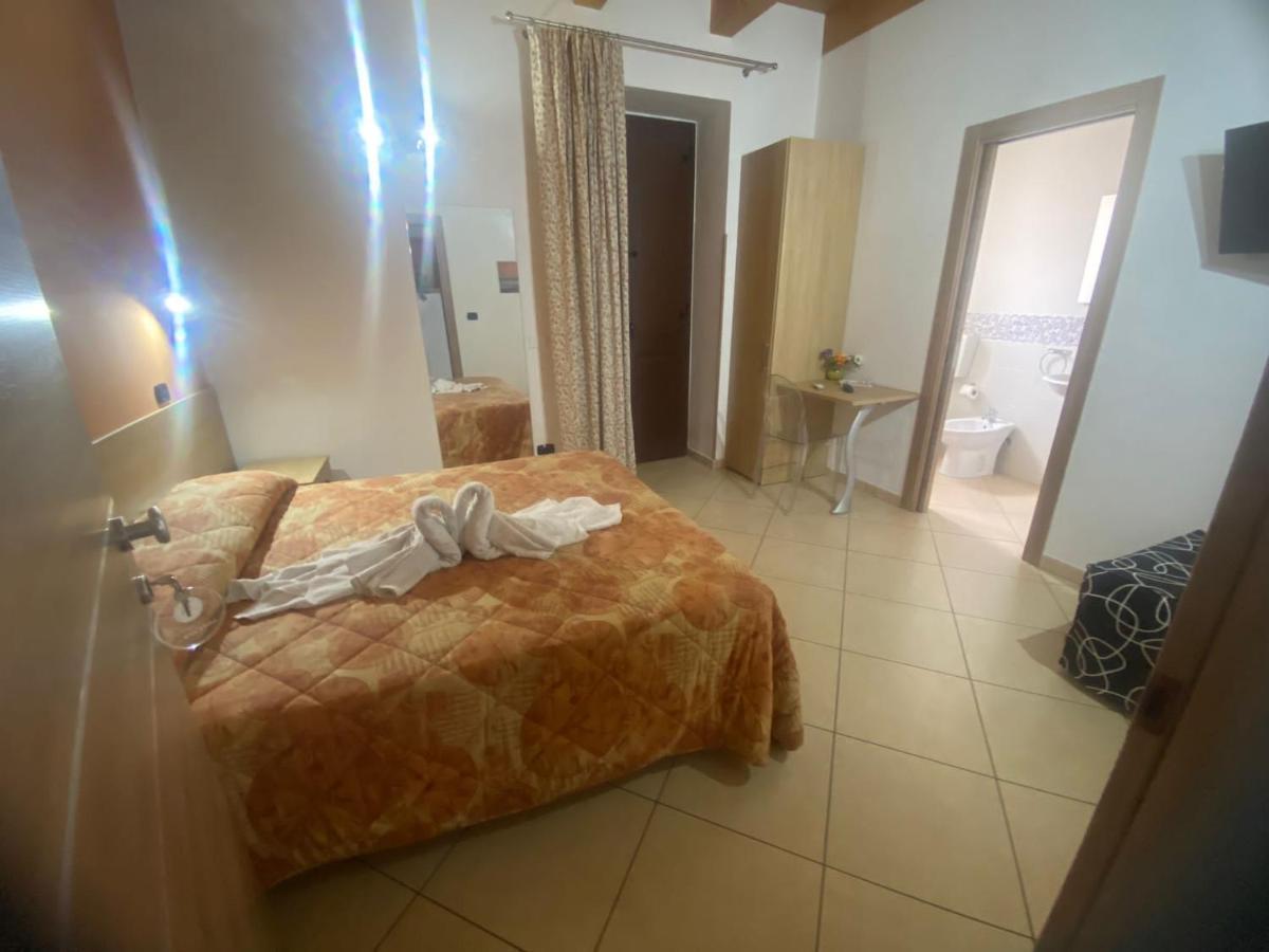 Mandanici :Borgo Marsalini Hotel Barcellona-Pozzo di Gotto Luaran gambar