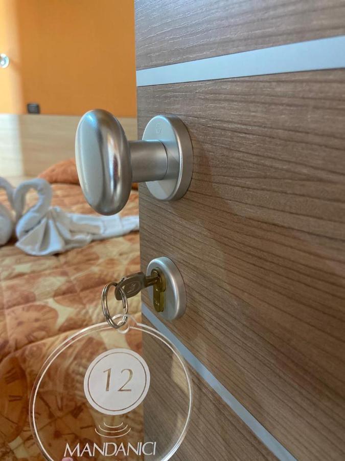 Mandanici :Borgo Marsalini Hotel Barcellona-Pozzo di Gotto Luaran gambar