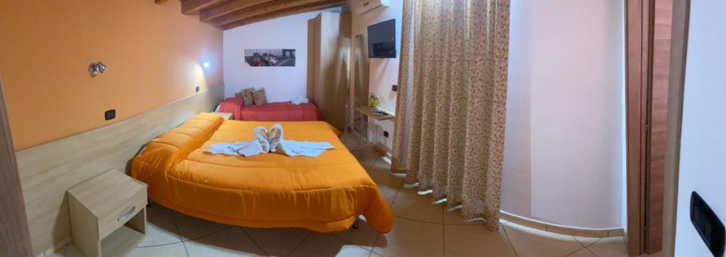 Mandanici :Borgo Marsalini Hotel Barcellona-Pozzo di Gotto Luaran gambar